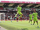 Záloník Manchesteru United Casemiro oslavuje vedoucí gól v zápase proti...