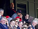 Trenér Liverpoolu Jurgen Klopp na tribun bhem utkání s Aston Villou