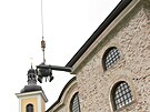 Závěrečná etapa oprav střechy kostela v Neratově