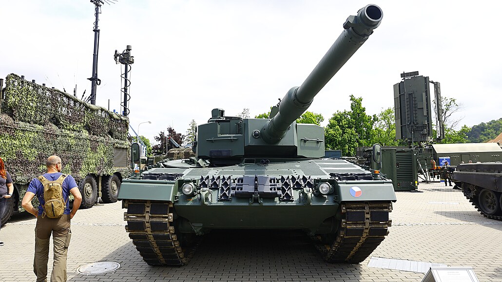 Tank Leopard 2A4, který se nyní dostal do výzbroje A�R jako náhrada za tanky...