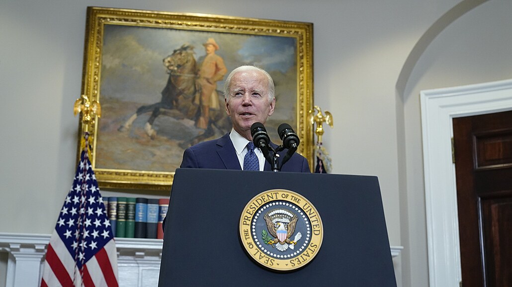 Americký prezident Joe Biden hovoří v Rooseveltově sále Bílého domu po setkání...