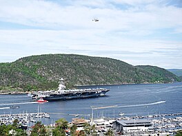 Americká letadlová lo USS Gerald R. Ford piplouvá do norského Osla. (24....