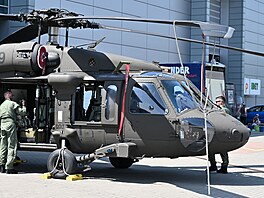 Vrtulník BlackHawk, který pouívají Ozbrojené síly Slovenské republiky, známe...