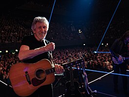 Fotografie z koncertního turné Rogera Waterse z roku 2023