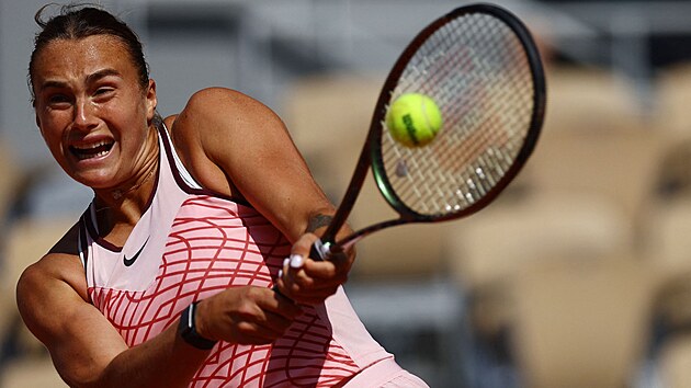 Blorusk tenistka Aryna Sabalenkov bhem zpasu prvnho kola na Roland Garros.