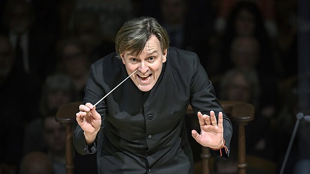 Tom Netopil dil na Praskm jaru 2023 Essensk filharmoniky.