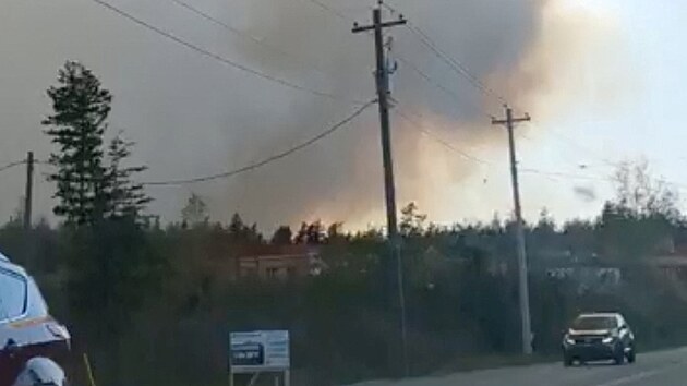 Stav nouze bude platit sedm dn�, pokud nebude mezit�m zru�en nebo prodlou�en. (28. kv�tna 2023)