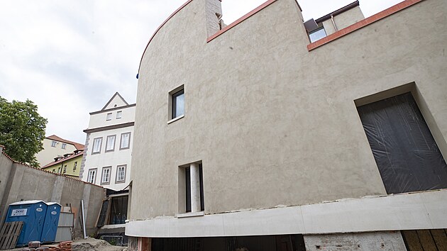 Novostavba na pražské Malé Straně. Budova patří miliardáři Oldřichu Šlemrovi. (18. května 2023)