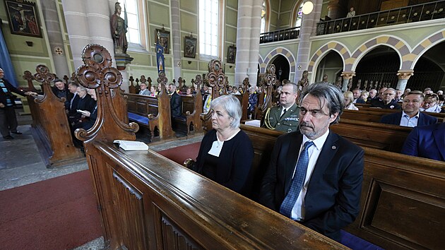 Pietnm aktem vyvrcholila v sobotu pietn akce Jchymovsk peklo. Pipomenula politick vzn, kte proli pracovnmi tbory, kde za nelidskch podmnek tili uran.