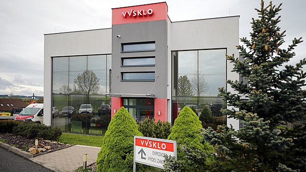 Sídlo společnosti VV SKLO v Křižanově je nepřehlédnutelné. Dokonce bylo oceněno čestným uznáním v soutěži Stavba Vysočiny 2008.