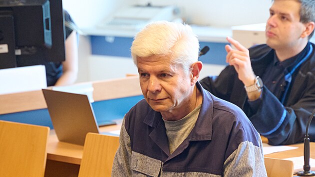 Ivan Kovářík, někdejší jednatel společnosti Morávia-Chem, kterou Březina skrytě vlastnil u zlínského krajského soudu během projednávání případu vynášení informací z Celní správy členům lihové mafie (květen 2023)