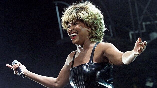 Zpěvačka Tina Turner (6. prosince 2000)
