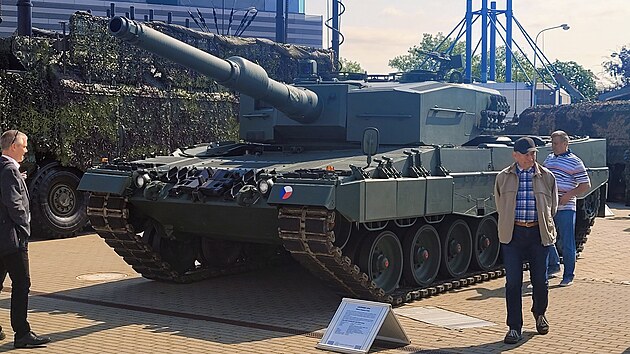 Zbrojn veletrh IDET v Brn a prvn pedstaven veejnosti tanku Leopard 2A4 ve slubch AR. (24. kvtna 2023)