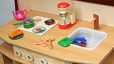 D�tská kuchy�ka je sen mnoha malých kucha�ek. I kdy� je jen na hraní, dá se s...