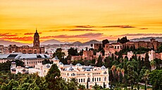 Málaga a nádherný západ slunce.