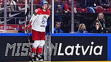 �eský úto�ník Daniel Vo�enílek (69) opou�tí trestnou lavici, vyfasoval...