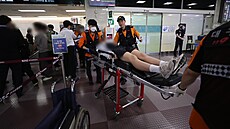 Ticetiletý cestující v jihokorejském letadle otevel asi dv st metr nad...
