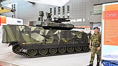 Bojové vozidlo pěchoty CV-90. Armáda po řadě let získá v následujících letech...