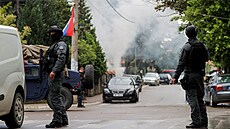 V severokosovském okrese Zveč vypukly střety mezi etnickými Srby a kosovskou...