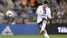 Argentinský útočník Lionel Messi během utkání ve Štrasburku, kde si fotbalisté...