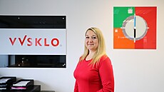Devtaticetiletá Lucie Hejátková pracuje ve VV SKLO Kianov osm let. Nejprve...