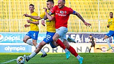 Fotbalová liga FK Teplice - FC Zbrojovka Brno.Brnnský kapitán Jakub ezníek,...