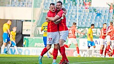 Fotbalová liga FK Teplice - FC Zbrojovka Brno. Jakub ezníek (vlevo) a Adam...
