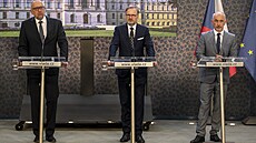 Jednání premiéra Petra Fialy (ODS) a ministra kolství Mikuláe Beka (STAN) s...