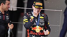 Nizozemský pilot Max Verstappen slaví vítězství na Velké ceně Monaka.