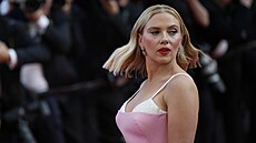Hereka Scarlett Johanssonová na filmovém festivalu v Cannes (23. kvtna 2023)