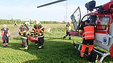 Jedno z dtí záchranái letecky transportovali do Fakultní nemocnice v Ostrav...