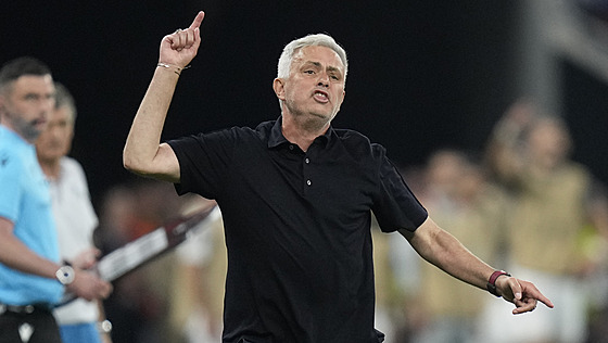 Josté Mourinho, trenér AS ím, bhem finále Evropské ligy proti Seville.