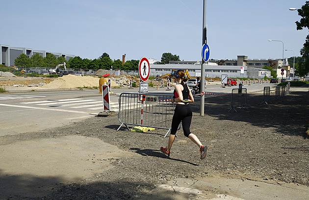 Dva kilometry s navigací. Cesta na plovárnu Riviéra je katastrofa, hlásí Brňané