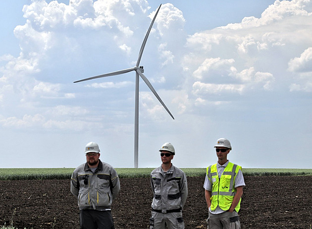 Větrníky jako obrana i vzdor. Ukrajinská farma bude největší ve východní Evropě