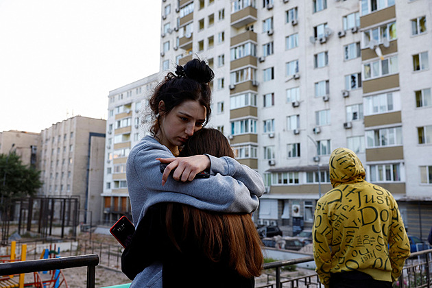 „Mámu zabili, mě unesli.“ Ukrajinské děti svědčí proti Rusku v Haagu