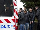 Francie bojuje proti ilegálním prodejcm u mnoho let. Na snímku zátah policie...