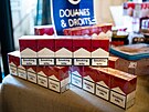 Krabiky cigaret zadrené celníky ve francouzském Lyonu v rámci policejní akce...