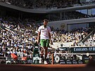 Rus Daniil Medvedv bhem zápasu prvního kola na Roland Garros.
