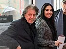 Al Pacino a Noor Alfallahová (Los Angeles, 8. dubna 2023)