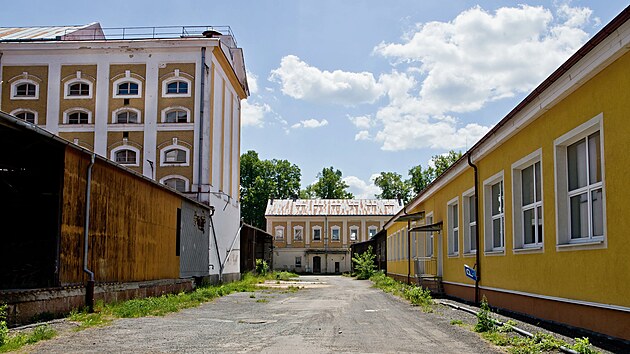 Budova bval jdelny a kuchyn v arelu nkdej tabkov tovrny v Tachov je sice pamtkov chrnna, ale developer Jaroslav Tek zskal souhlas ministerstva kultury s jejm zbournm. (30. 5. 2023)