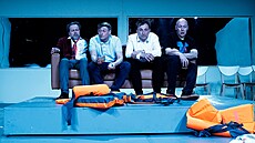 tveici trápících se uitel ve vandov divadle ztvárnili (zleva) Tomá...