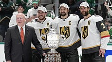 Zleva Bill Daly, zástupce komisioná�e NHL, Reilly Smith, Mark Stone a Alex...