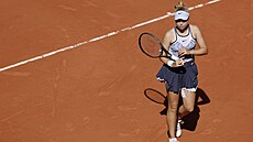 Brenda Fruhvirtová bhem zápasu prvního kola na Roland Garros.