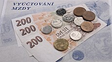 Mnozí ei ijí od výplaty k výplat.