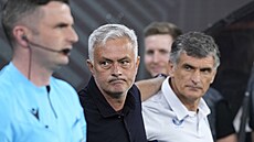 José Mourinho, trenér AS ím, bhem finále Evropské ligy proti Seville.