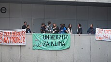 Studenti protestující proti konferenci Vogue na FHS (25. kvtna 2023)