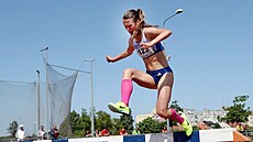 Plzeňská běžkyně Tereza Hrochová během extraligových závodů