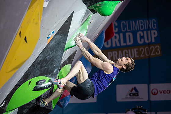 eský lezec Adam Ondra ve finále boulderingového Svtového poháru v Praze