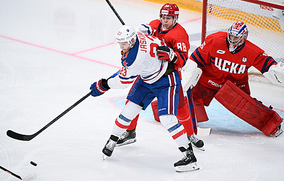 �eský hokejista Dmitrij Ja�kin kon�í v ruském Petrohradu.