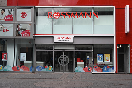 Prodejna řetězce Rossmann v německém Kolíně nad Rýnem (19. března 2023)